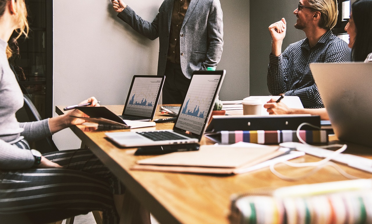 Job, office, team — What to consider if you attempt self-employment